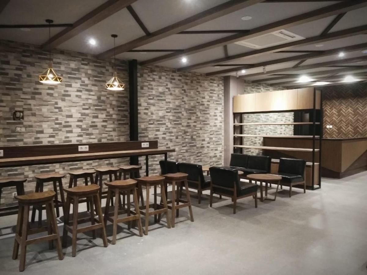 호텔 마리나 에어포트 세마랑 외부 사진