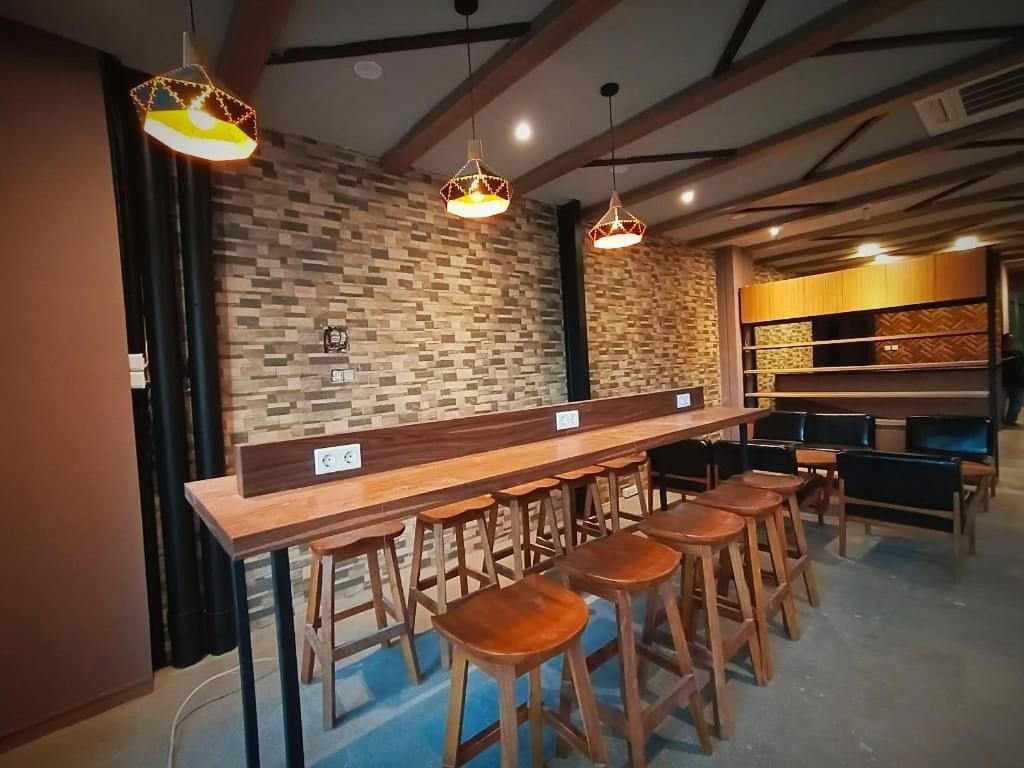 호텔 마리나 에어포트 세마랑 외부 사진